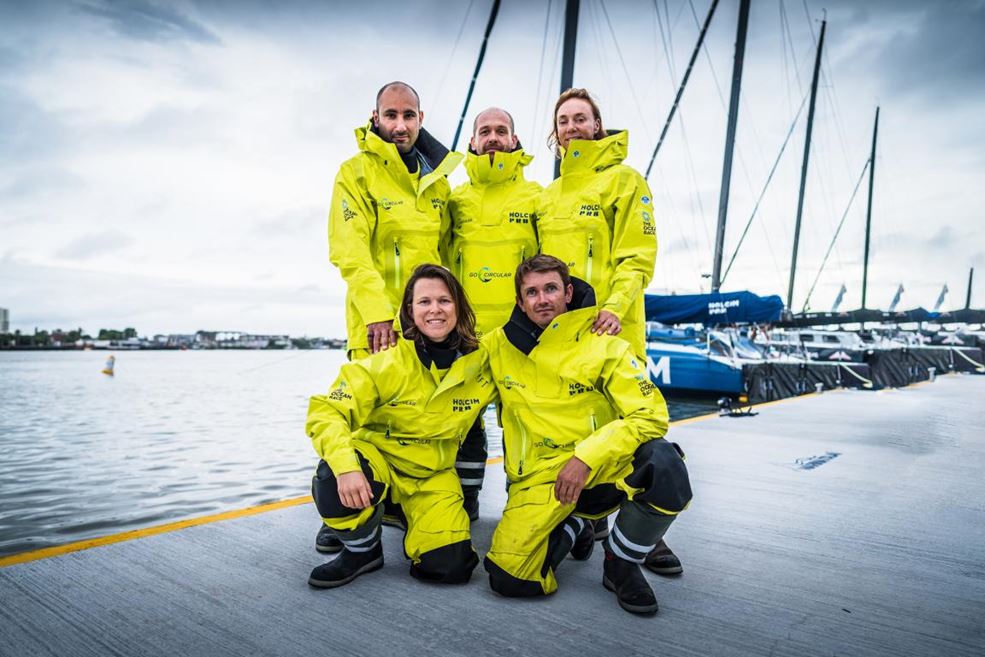 Team Holcim - PRB crew voor etappe vier met Annemieke Bes (rechts boven). © Julien Champolion | polaRYSE / Holcim - PRB / The Ocean Race